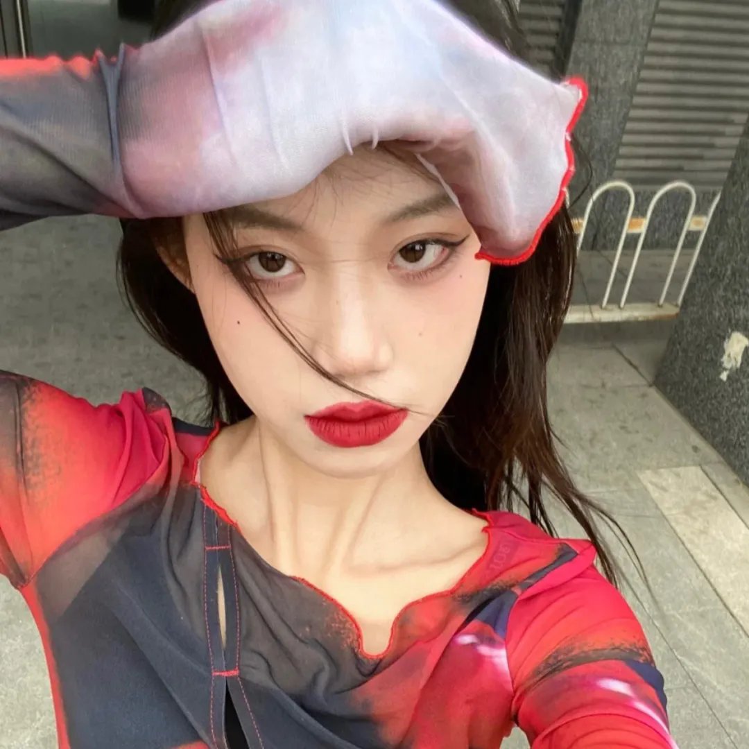 顶替双胞胎姐姐后我开始暴走